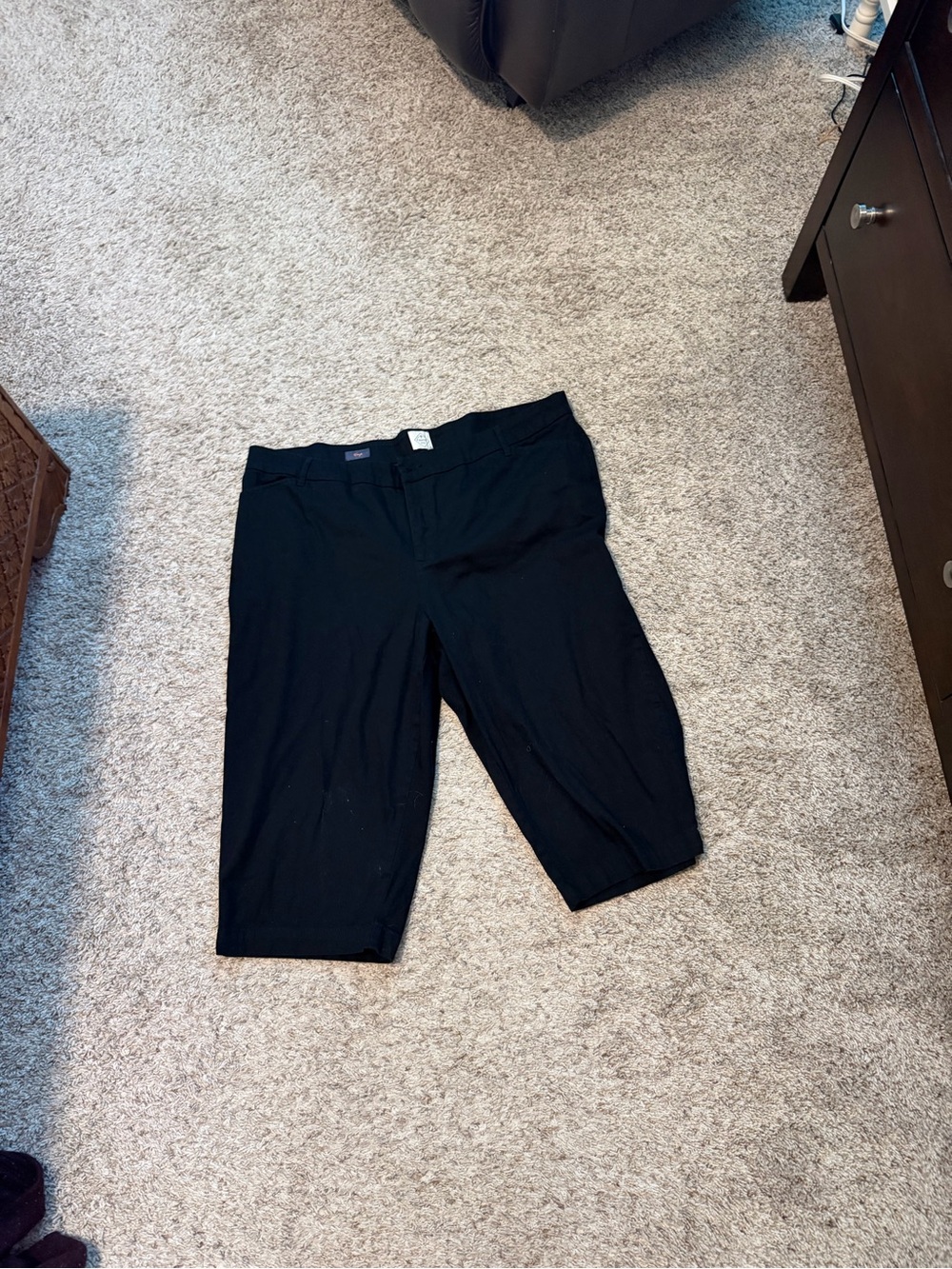 St. John's Bay Black Capri Pants